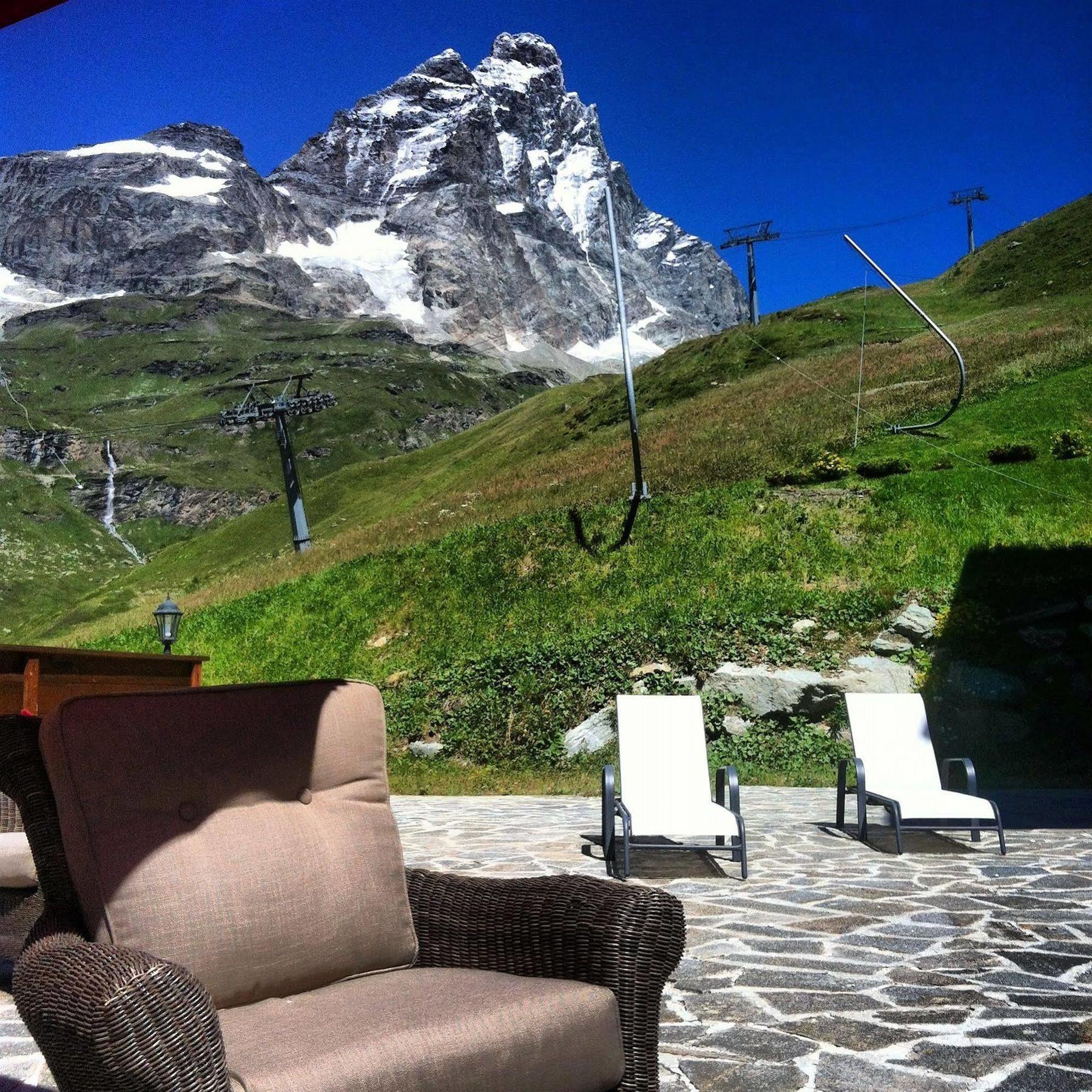 Hotel Meuble Mon Reve Breuil-Cervinia Bagian luar foto