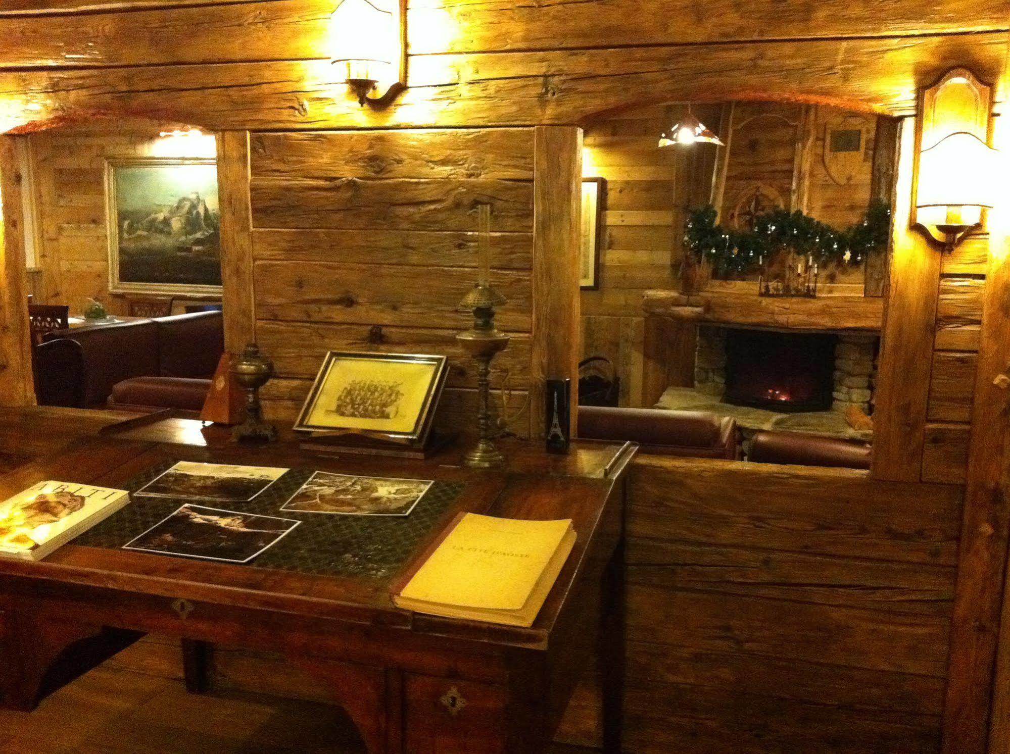 Hotel Meuble Mon Reve Breuil-Cervinia Bagian luar foto
